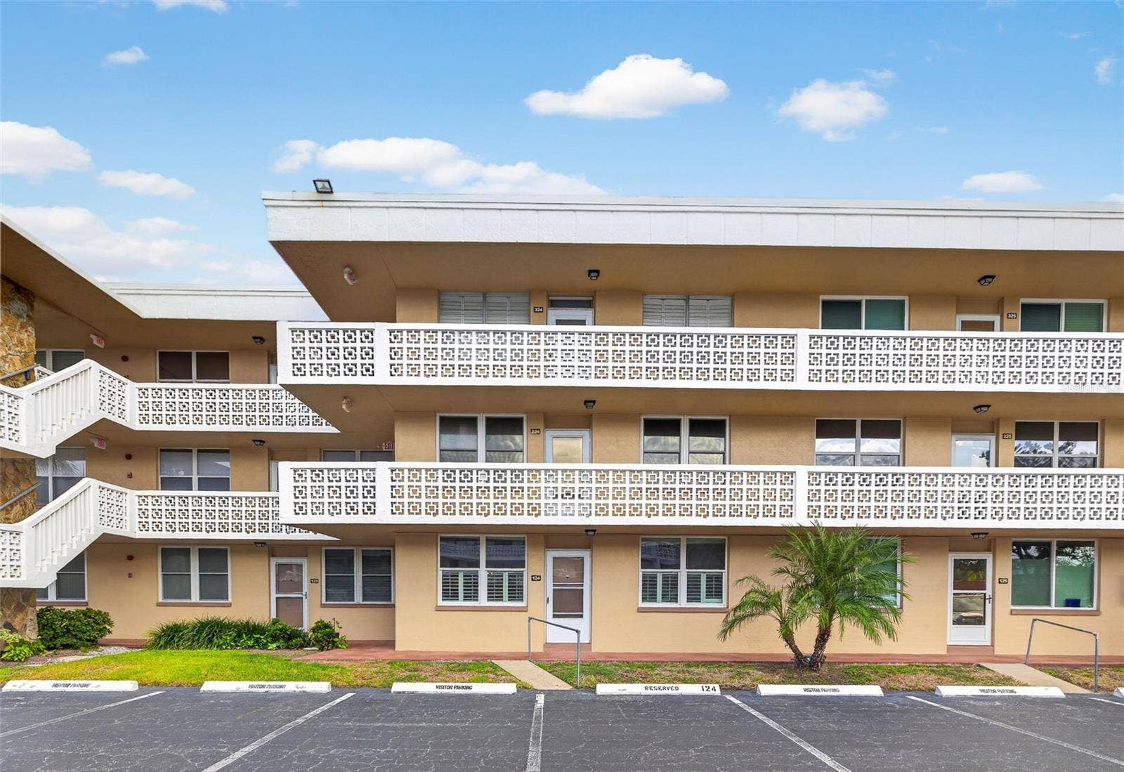 4915 BAY STREET NE, #124, St Petersburg, FL 33703 4915 BAY STREET NE, #124, St Petersburg, FL 33703