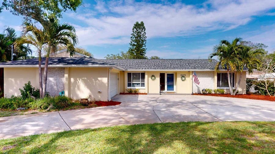 Property photo for 3075 ROSERY ROAD NE, Largo, FL
