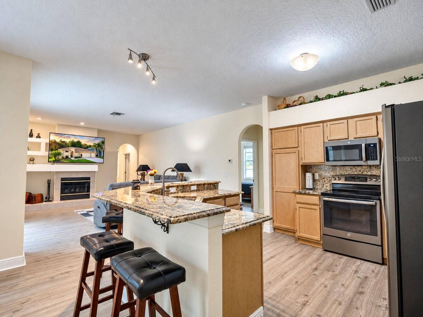 4798 AUGUSTA AVENUE, Oldsmar, FL 34677 4798 AUGUSTA AVENUE, Oldsmar, FL 34677