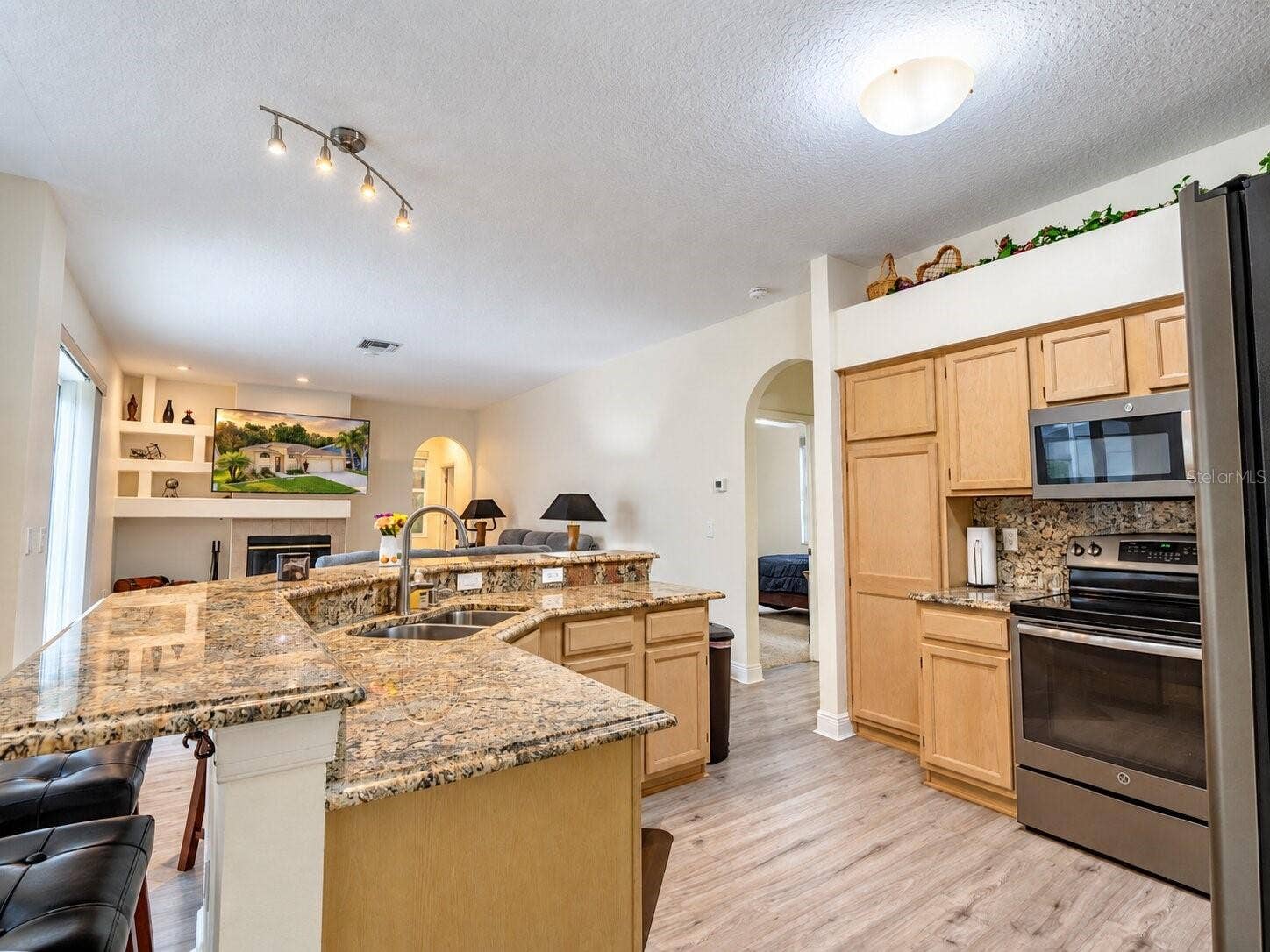 4798 AUGUSTA AVENUE, Oldsmar, FL 34677 4798 AUGUSTA AVENUE, Oldsmar, FL 34677