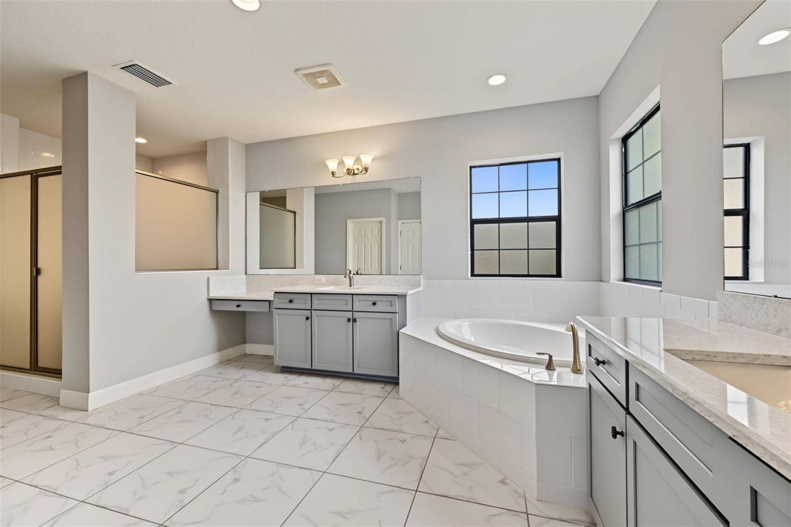 11978 CLIMBING FERN AVENUE, Riverview, FL 33579 11978 CLIMBING FERN AVENUE, Riverview, FL 33579