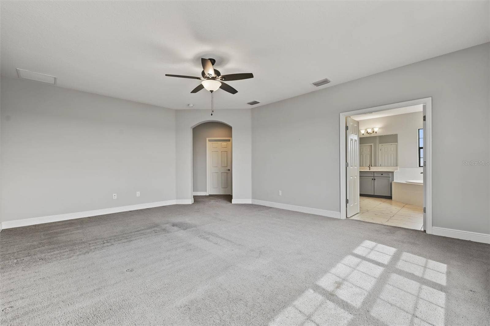 11978 CLIMBING FERN AVENUE, Riverview, FL 33579 11978 CLIMBING FERN AVENUE, Riverview, FL 33579