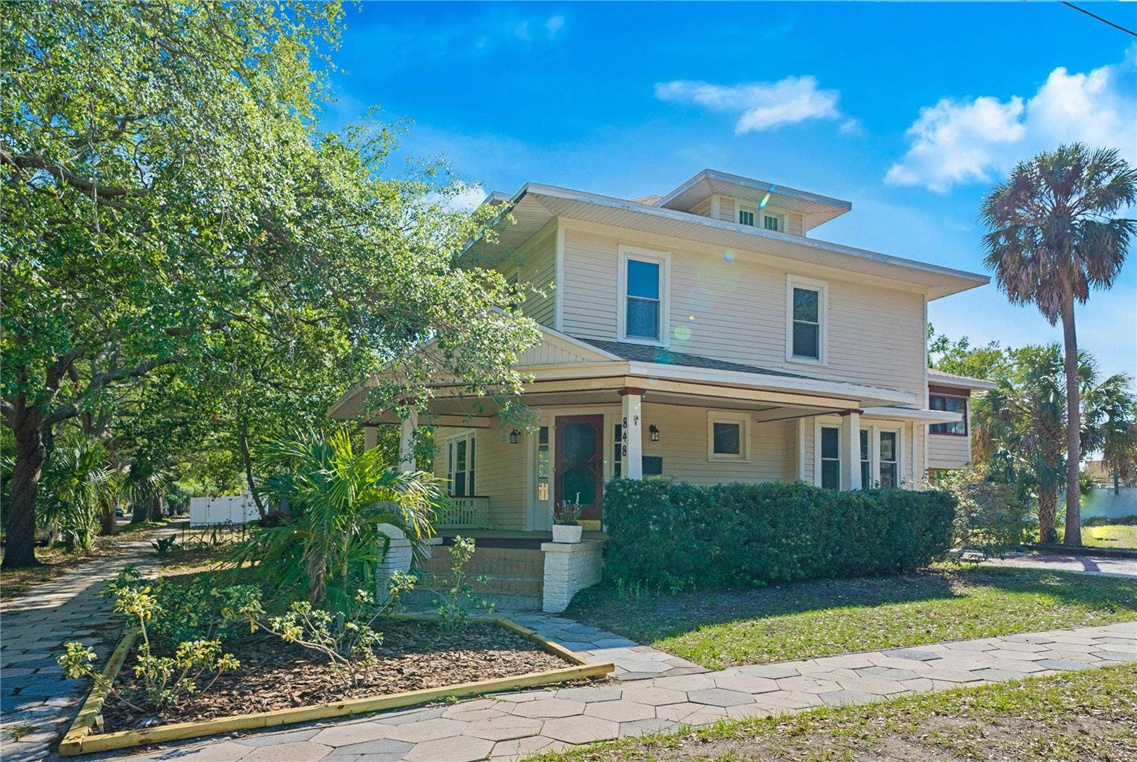 848 3RD STREET N, #1/2, St Petersburg, FL 33701