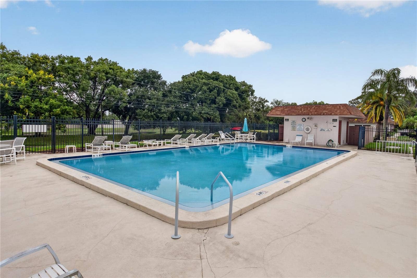 6176 CHESHAM DRIVE, #8, New Port Richey, FL 34653 6176 CHESHAM DRIVE, #8, New Port Richey, FL 34653