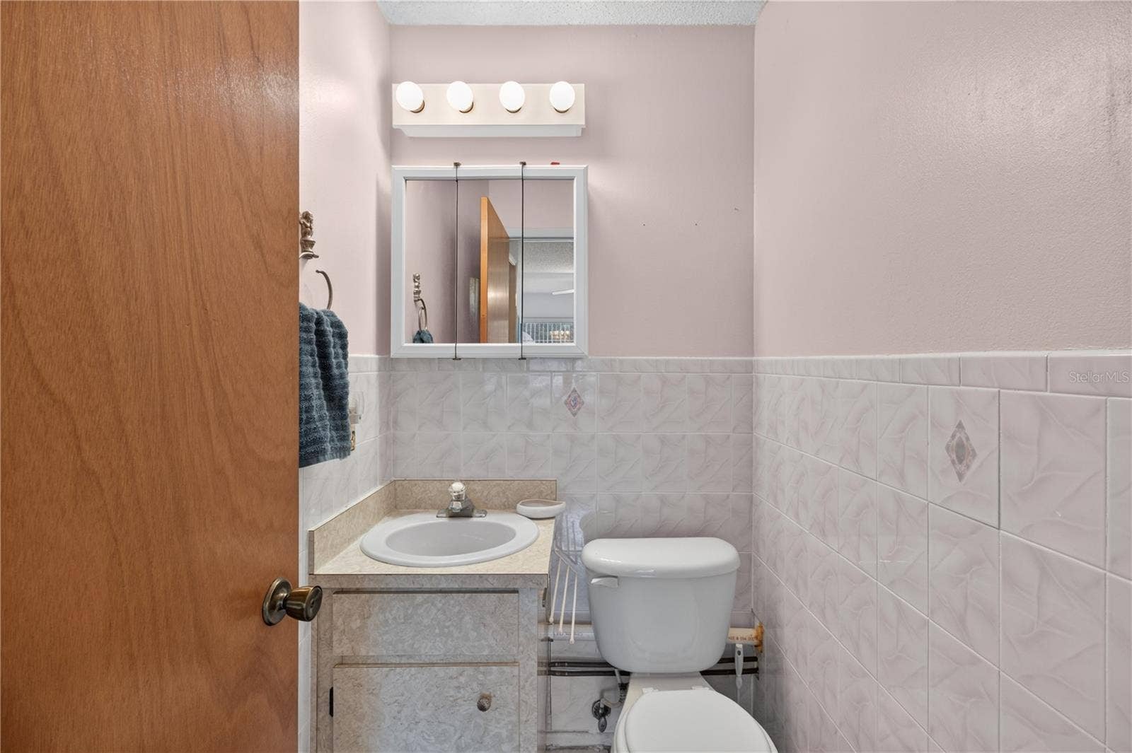 6176 CHESHAM DRIVE, #8, New Port Richey, FL 34653 6176 CHESHAM DRIVE, #8, New Port Richey, FL 34653