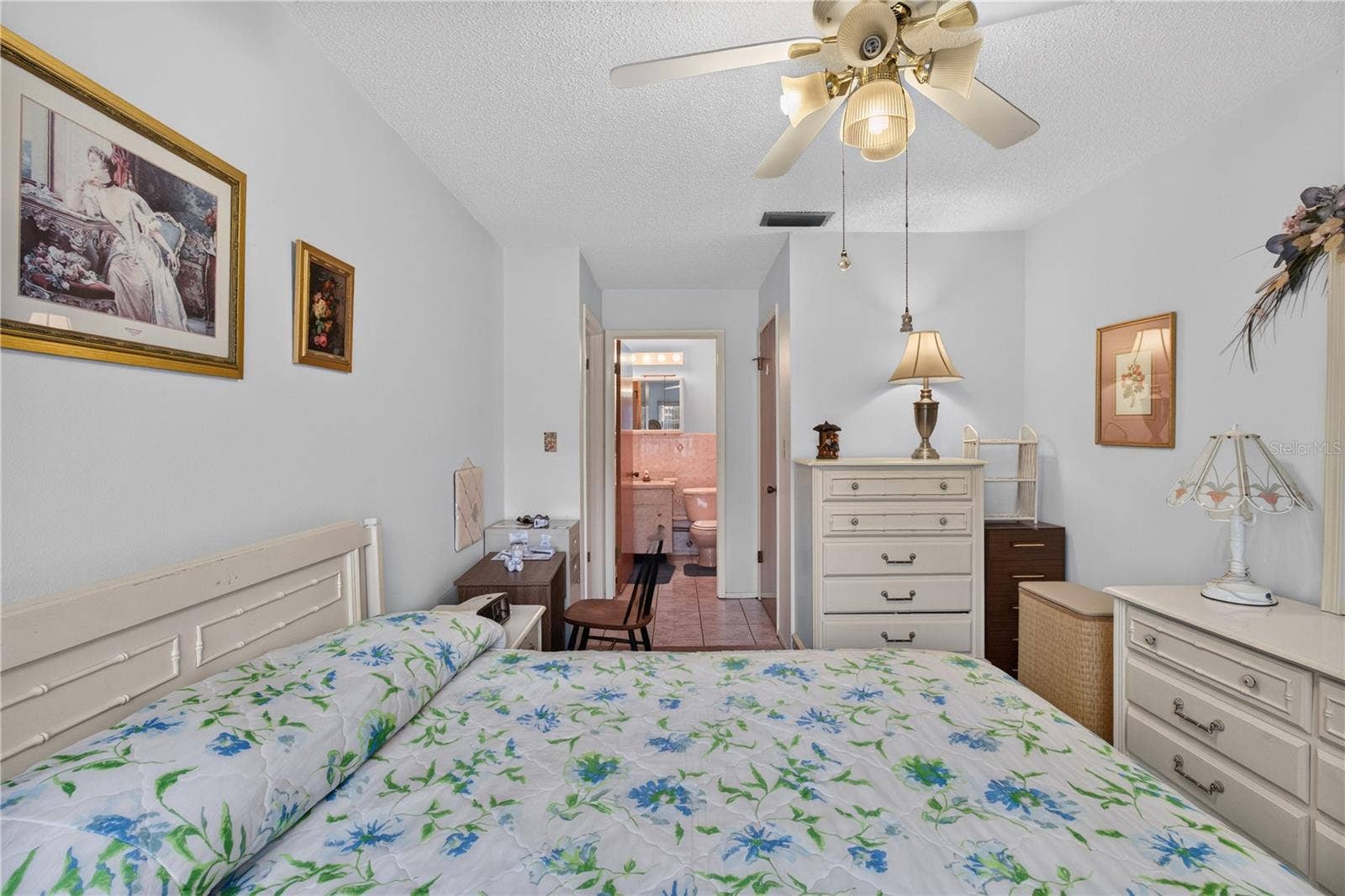 6176 CHESHAM DRIVE, #8, New Port Richey, FL 34653 6176 CHESHAM DRIVE, #8, New Port Richey, FL 34653