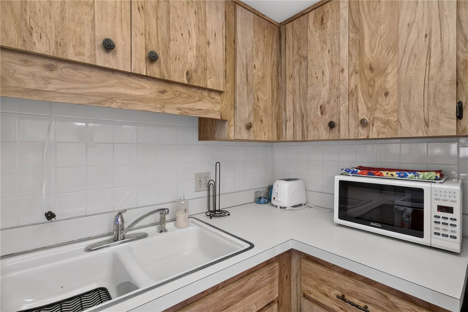 6176 CHESHAM DRIVE, #8, New Port Richey, FL 34653 6176 CHESHAM DRIVE, #8, New Port Richey, FL 34653