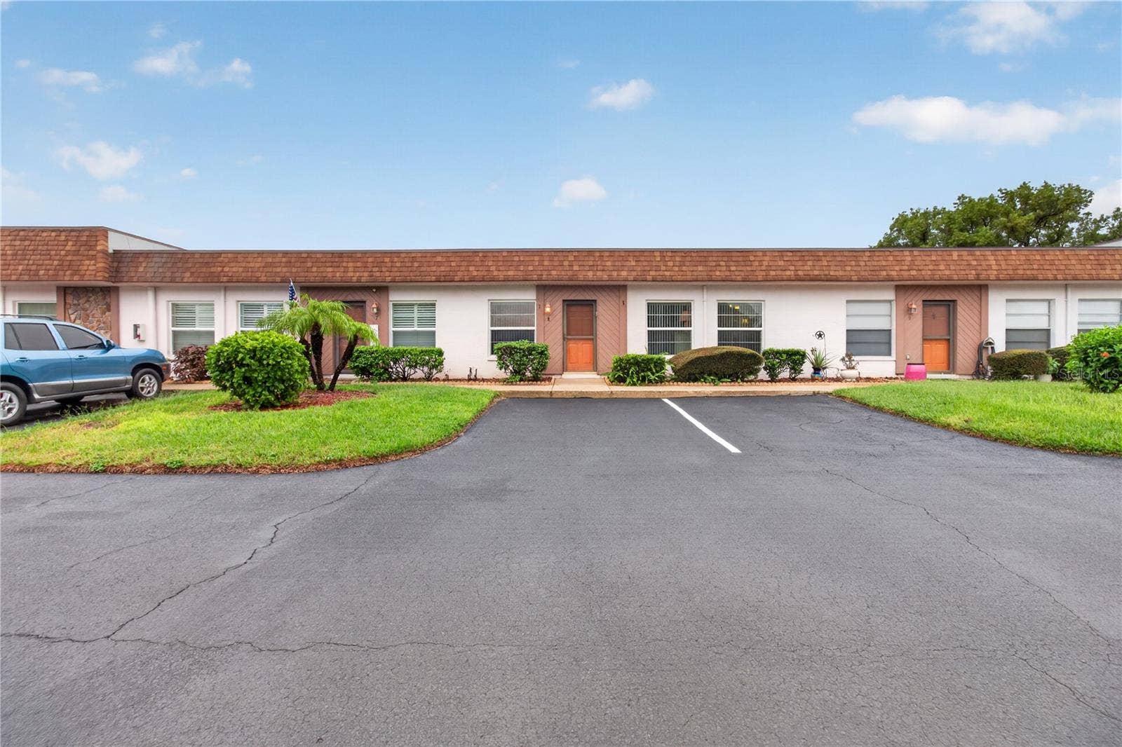 6176 CHESHAM DRIVE, #8, New Port Richey, FL 34653 6176 CHESHAM DRIVE, #8, New Port Richey, FL 34653