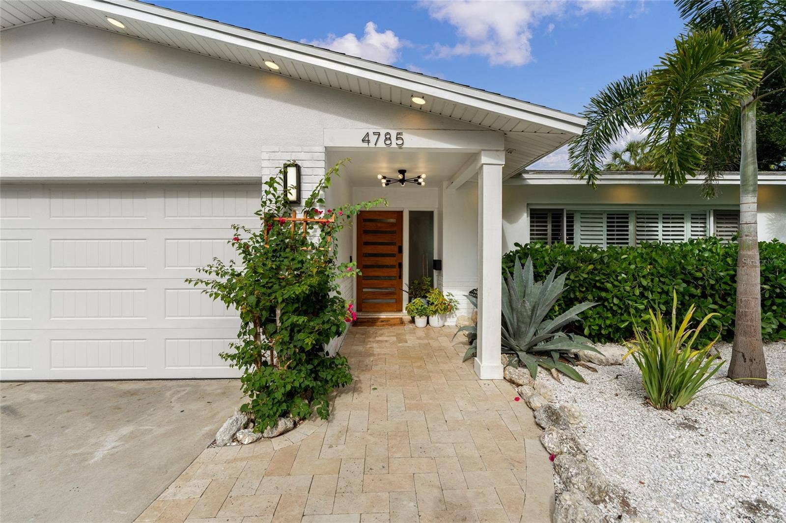 Gorgeous Front Entry