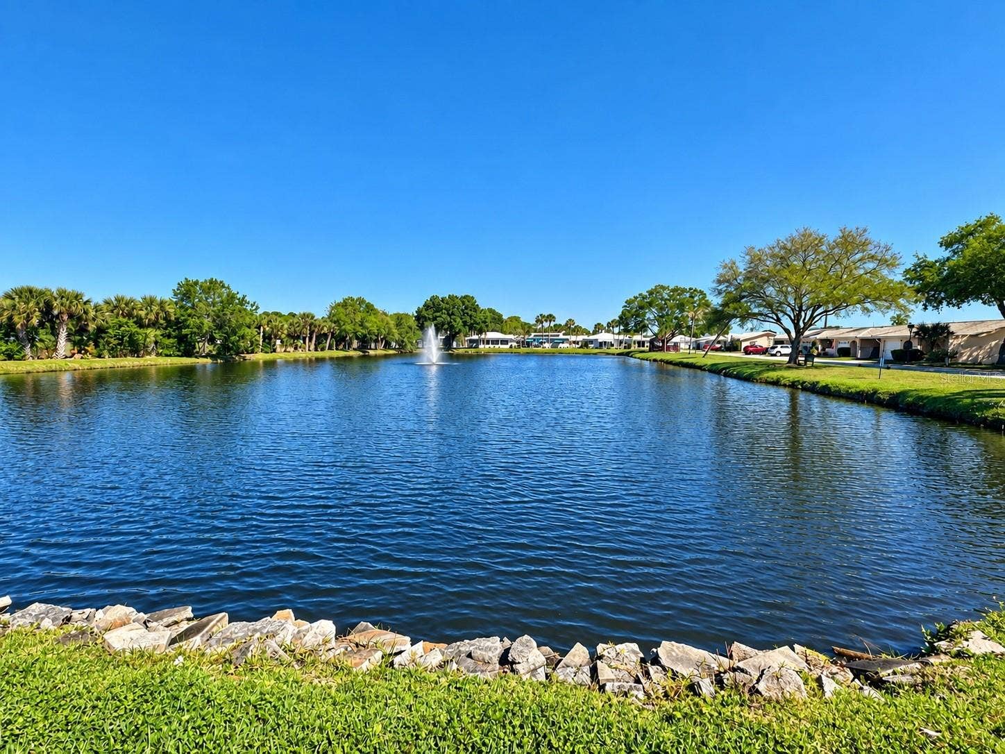 5444 GLEN IVY PLACE N, Pinellas Park, FL 33782 Serene Lake