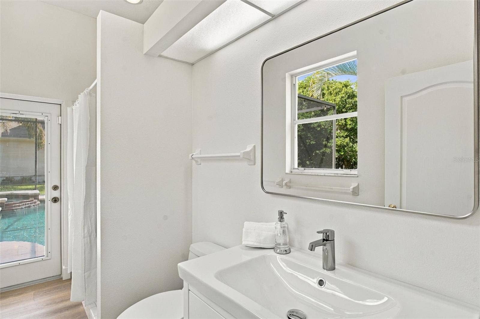 3553 FLORIAN TERRACE, Palm Harbor, FL 34685 Pool Bath