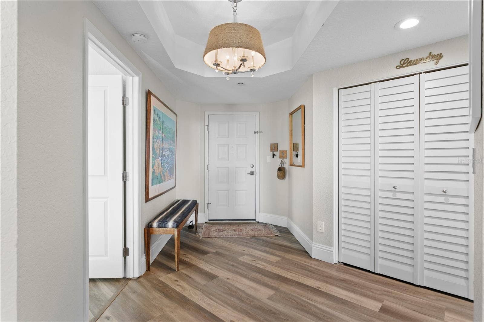 St Petersburg, FL 33711 Entryway