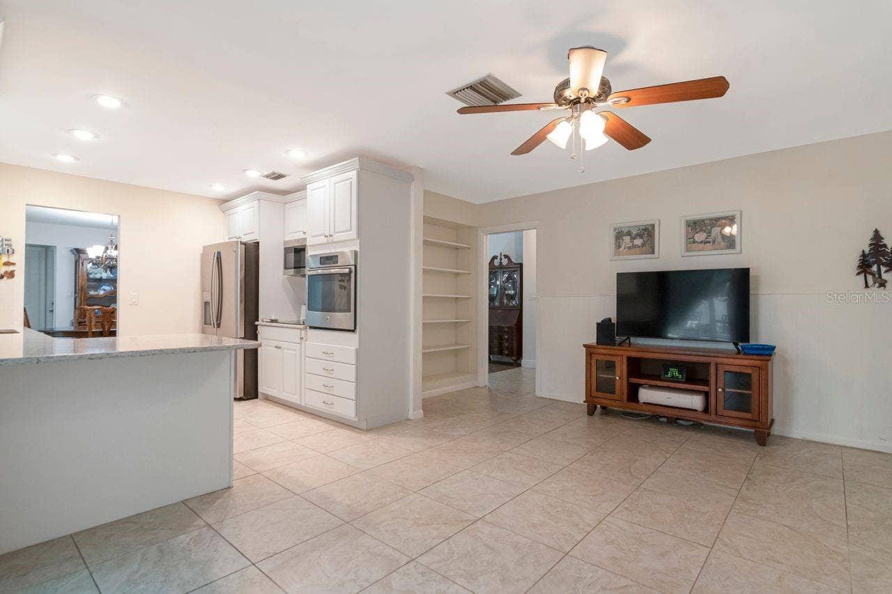 1113 GLENMOOR COURT, Clearwater, FL 33764 1113 GLENMOOR COURT, Clearwater, FL 33764