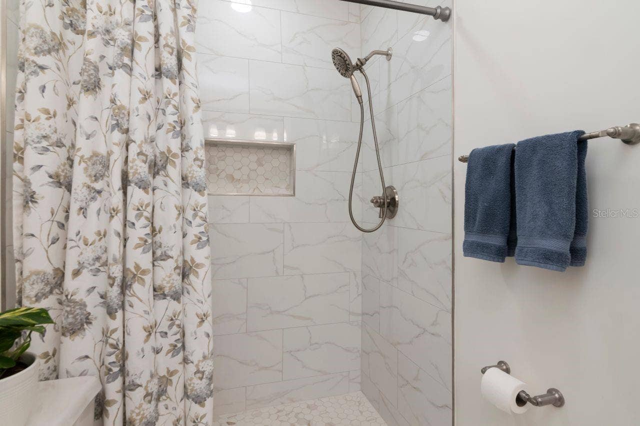 1113 GLENMOOR COURT, Clearwater, FL 33764 1113 GLENMOOR COURT, Clearwater, FL 33764