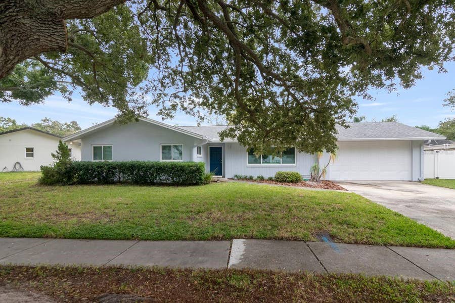 Property photo for 1113 GLENMOOR COURT, Clearwater, FL