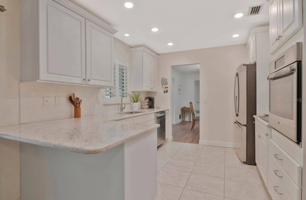 1113 GLENMOOR COURT, Clearwater, FL 33764 1113 GLENMOOR COURT, Clearwater, FL 33764