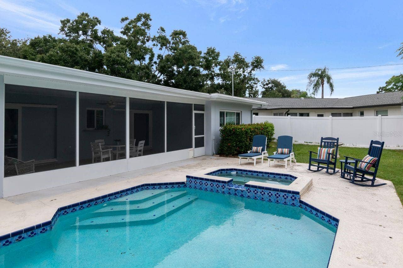 1113 GLENMOOR COURT, Clearwater, FL 33764 1113 GLENMOOR COURT, Clearwater, FL 33764