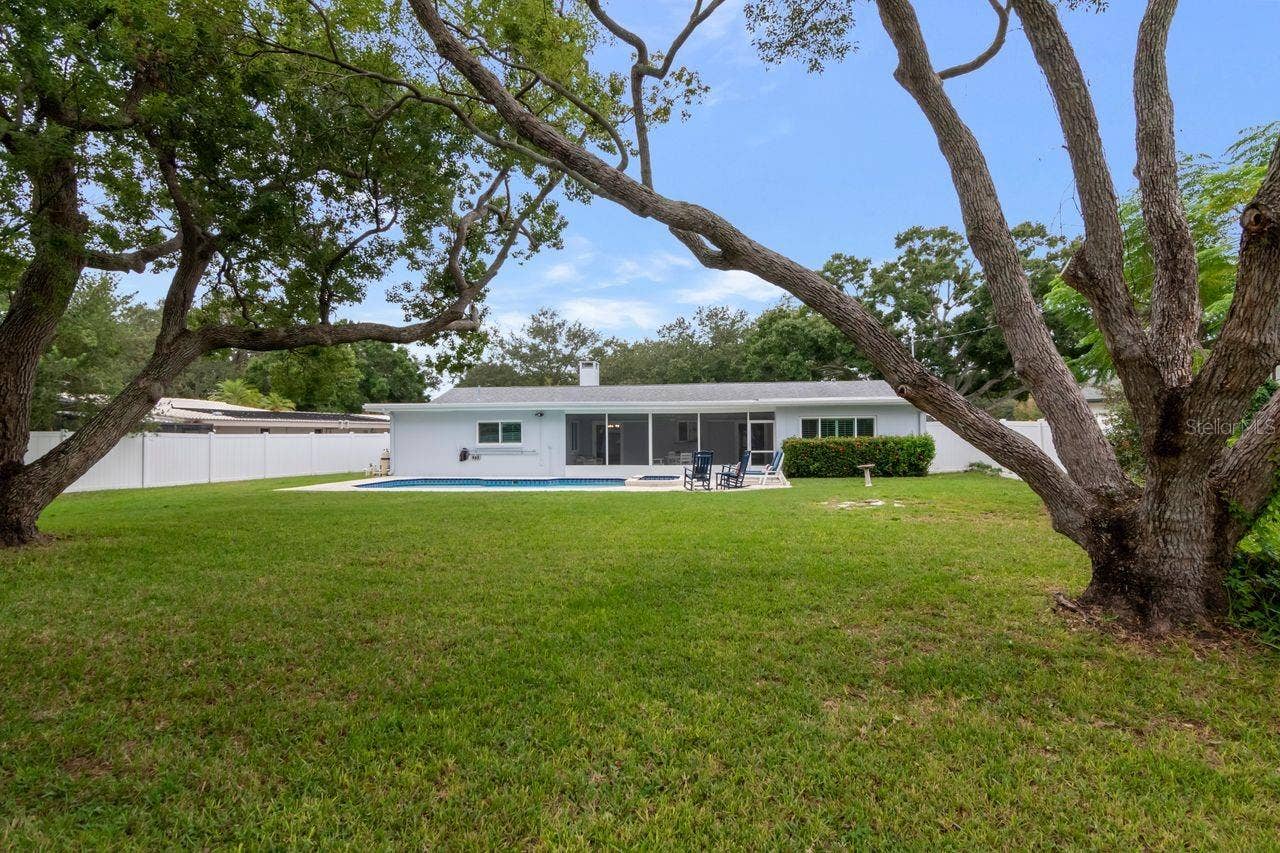 1113 GLENMOOR COURT, Clearwater, FL 33764 1113 GLENMOOR COURT, Clearwater, FL 33764