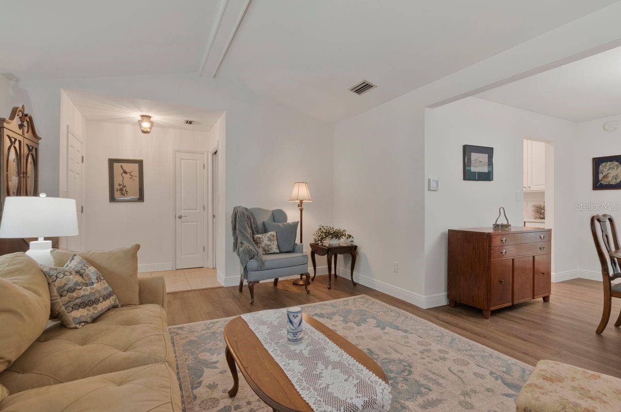1113 GLENMOOR COURT, Clearwater, FL 33764 1113 GLENMOOR COURT, Clearwater, FL 33764