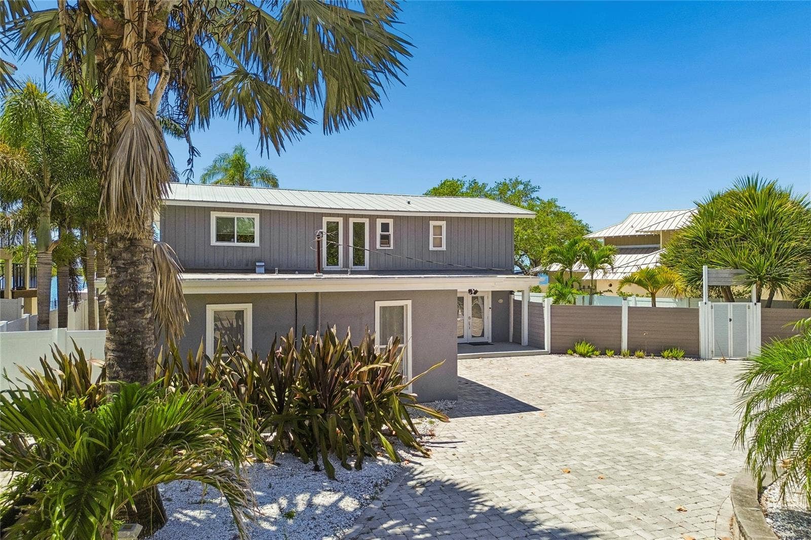 104 KLOSTERMAN ROAD W, Palm Harbor, FL 34683