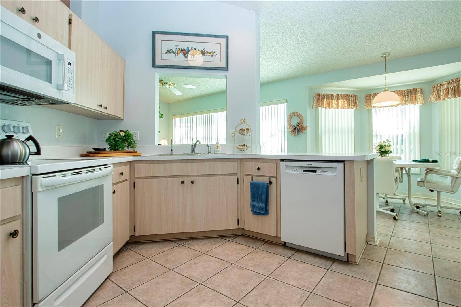 2035 PRESTANCIA LANE, Sun City Center, FL 33573 Kitchen