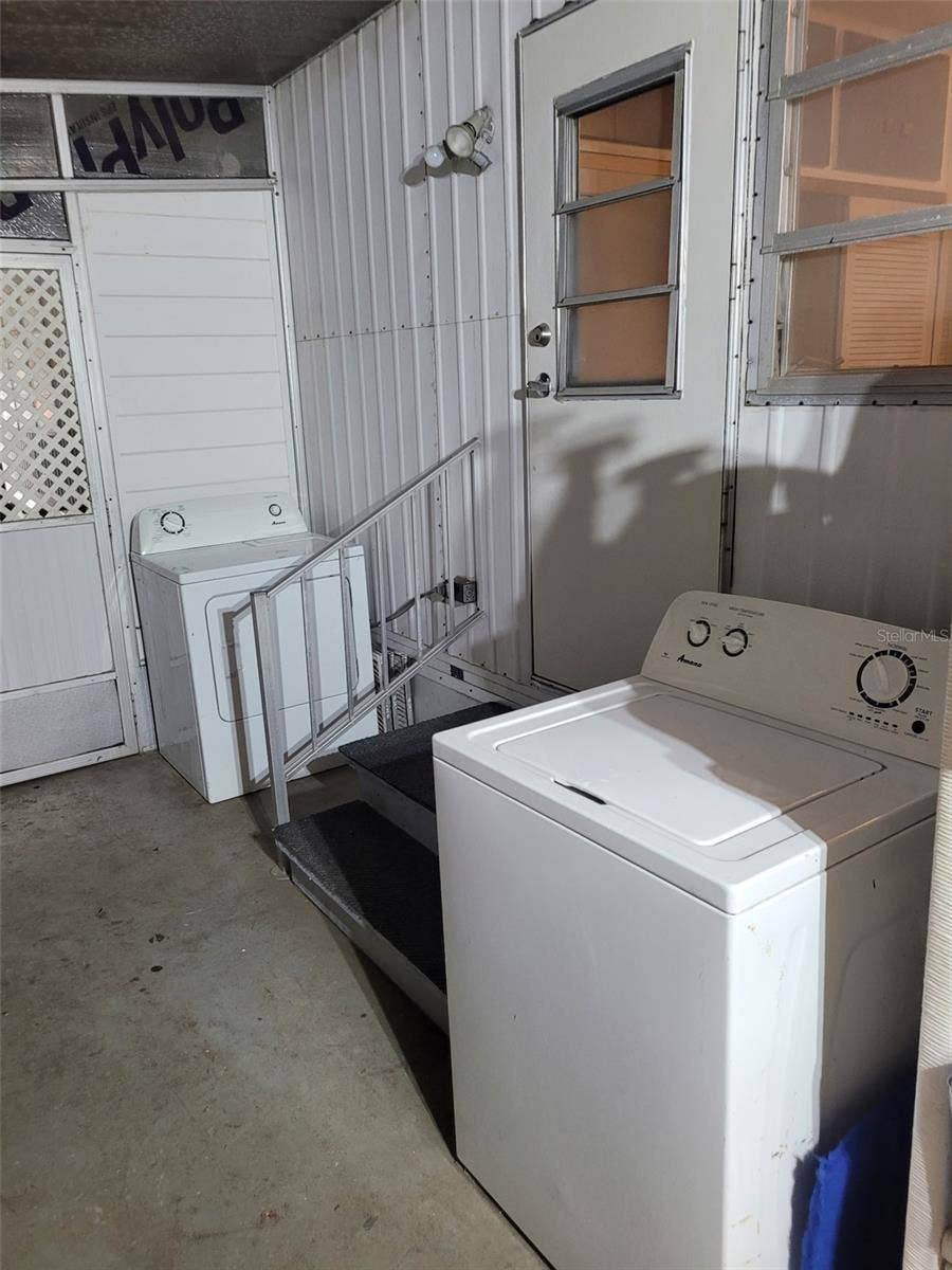 37433 HAMMOND DRIVE, Zephyrhills, FL 33541 37433 HAMMOND DRIVE, Zephyrhills, FL 33541