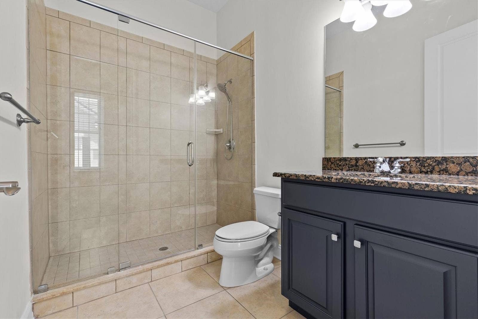 480 GILMAN PLACE N, St Petersburg, FL 33716 Full bath w/ shower serves in-law suite.