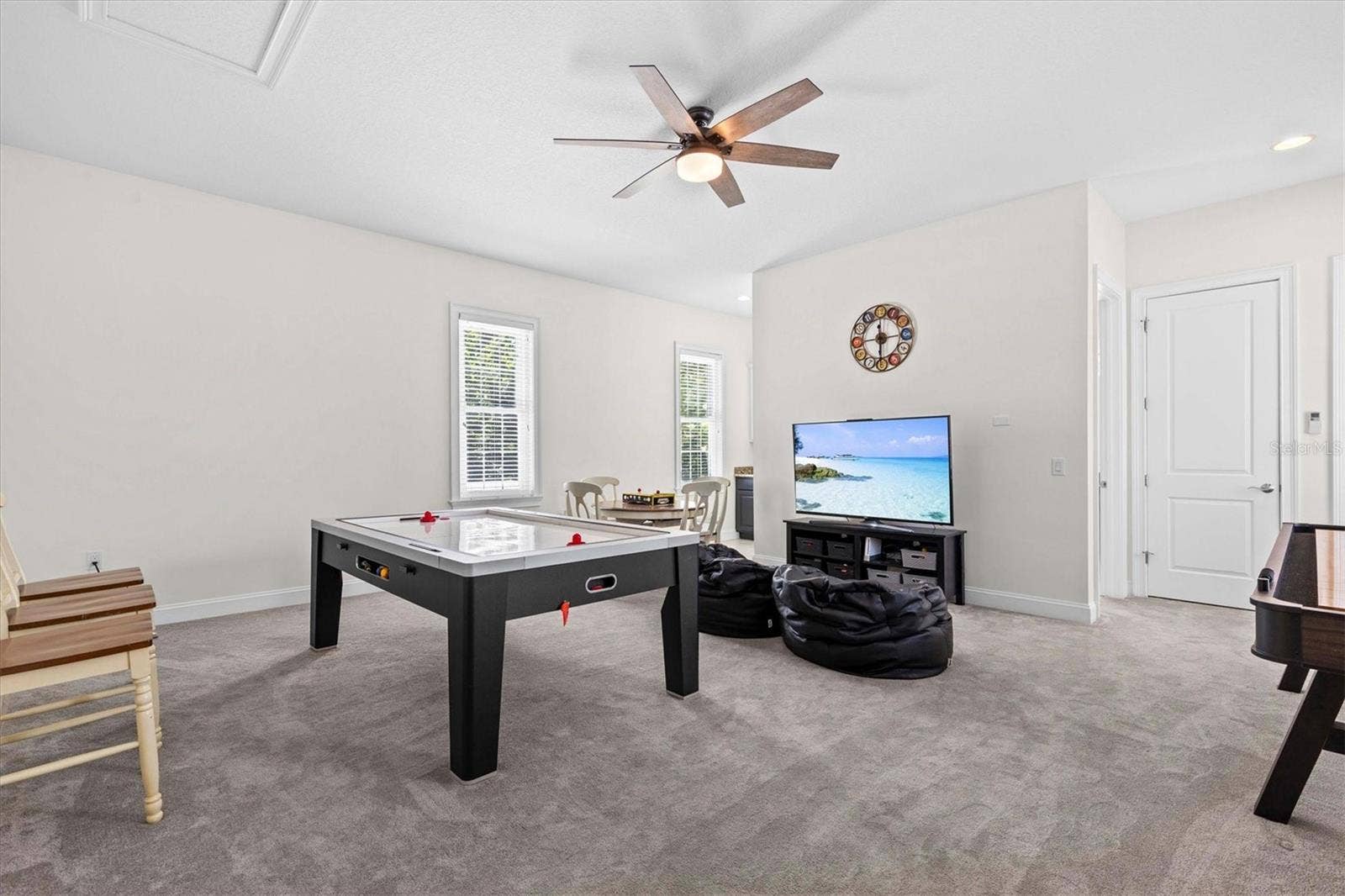480 GILMAN PLACE N, St Petersburg, FL 33716 Studio w/ full bath and kitchenette for extended family or guests.