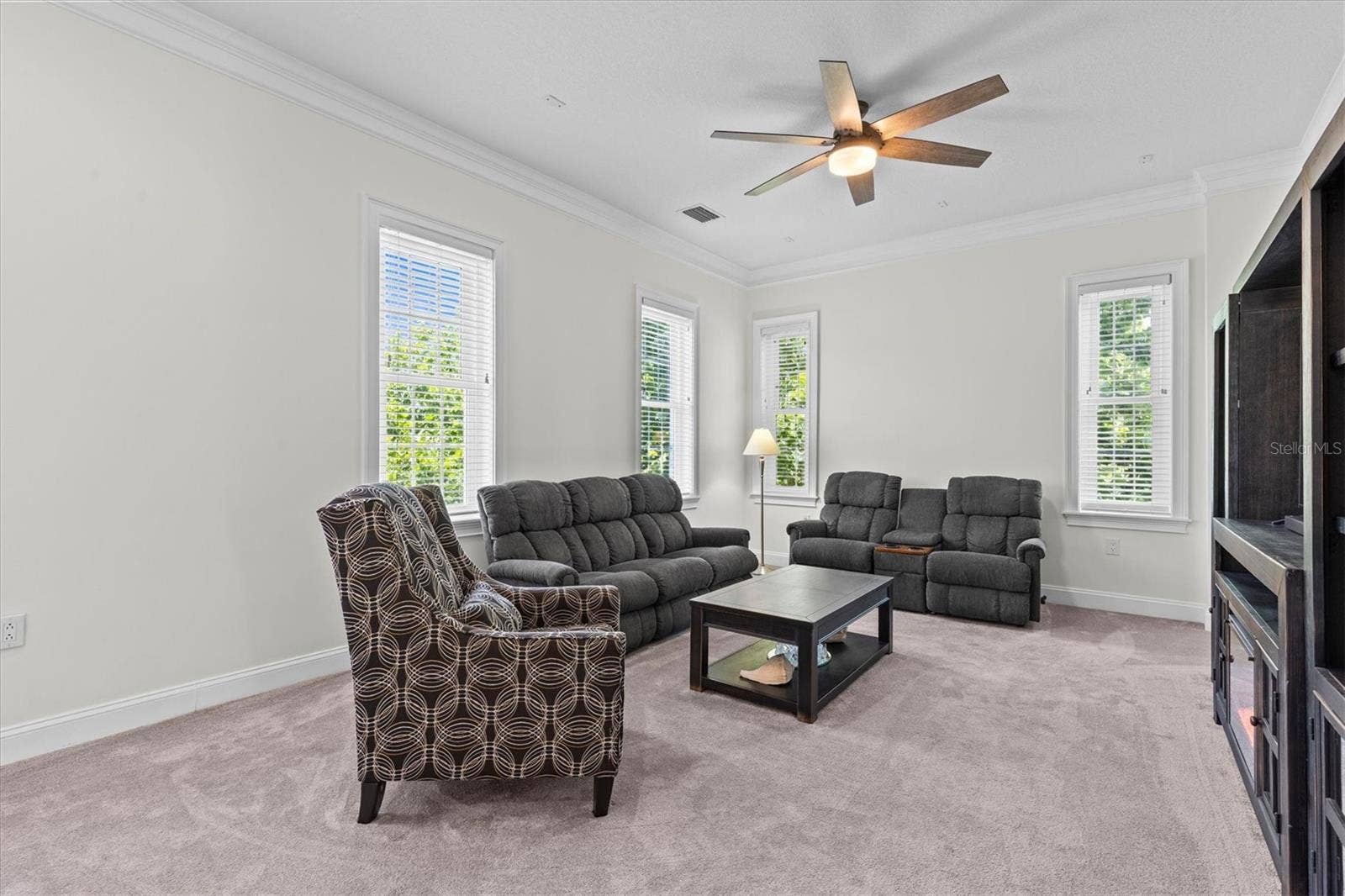 480 GILMAN PLACE N, St Petersburg, FL 33716 Potential home office, studio, game room, home theatre.