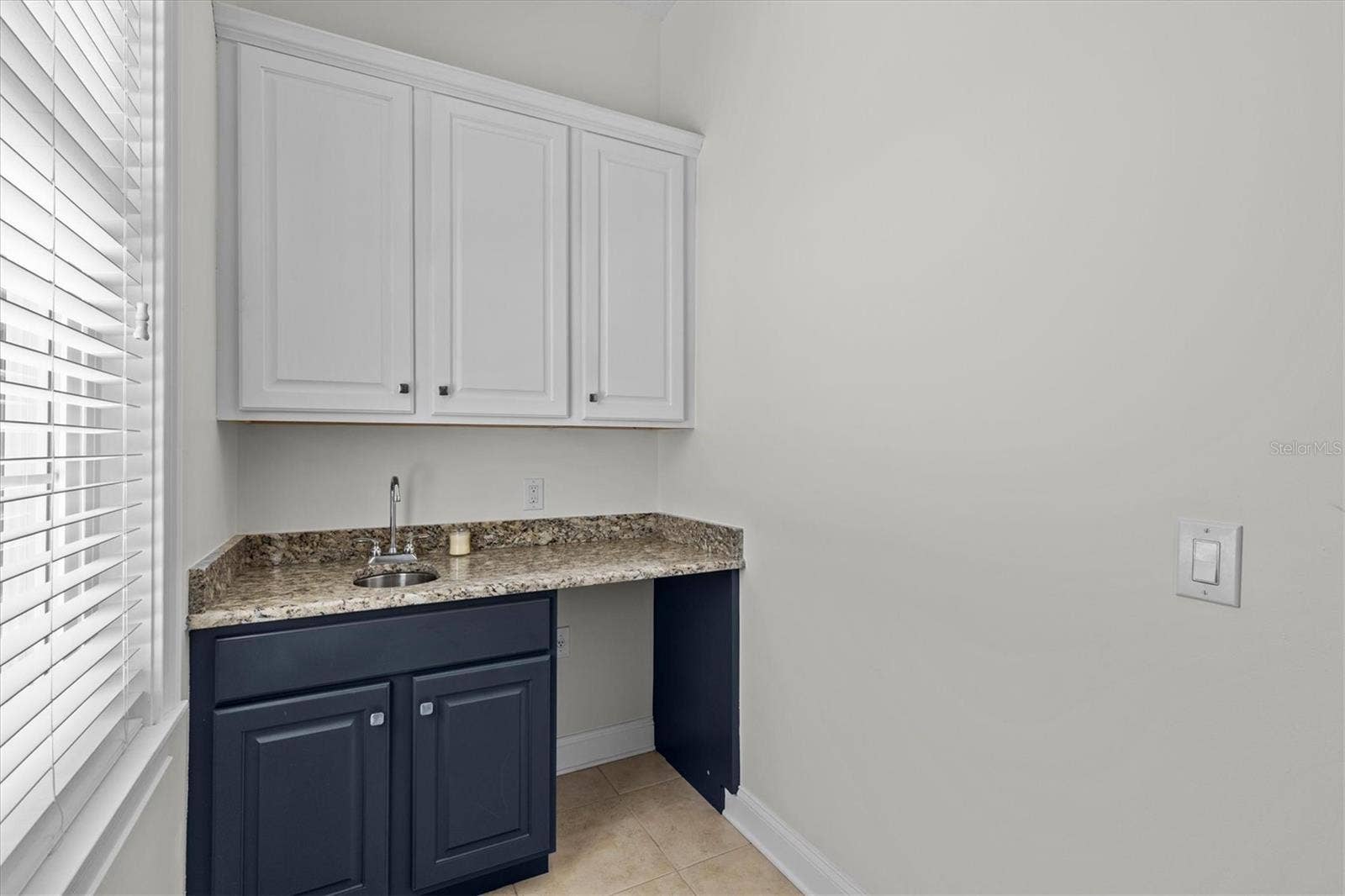 480 GILMAN PLACE N, St Petersburg, FL 33716 Kitchenette can be expanded to full kitchen.