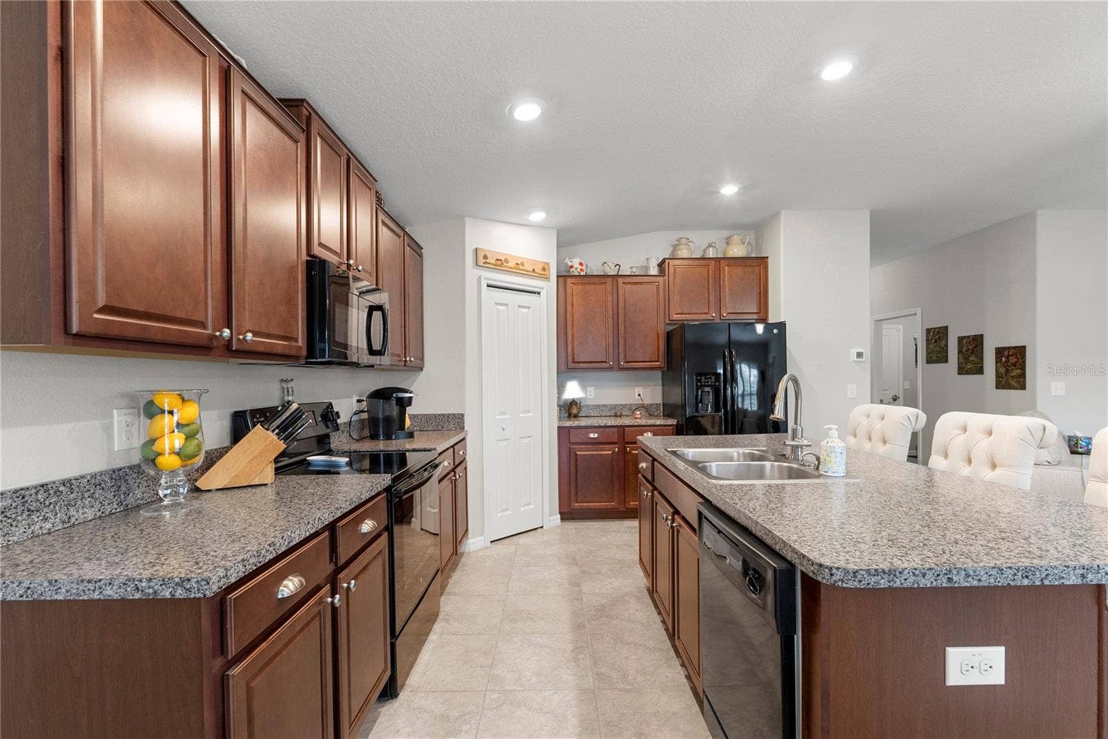 3414 KEARSNEY ABBEY CIRCLE, Dover, FL 33527