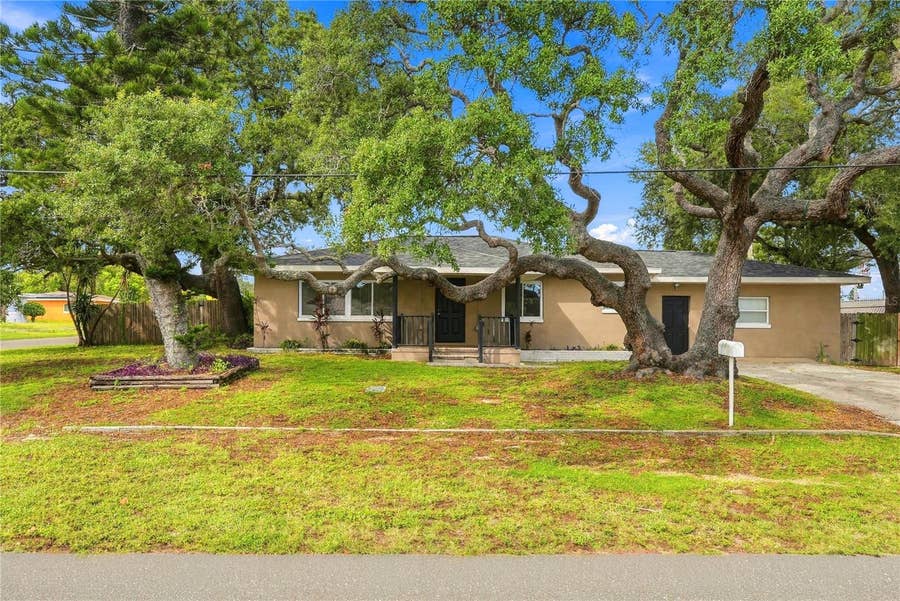 Property photo for 10719 CHEROKEE DRIVE, St Petersburg, FL