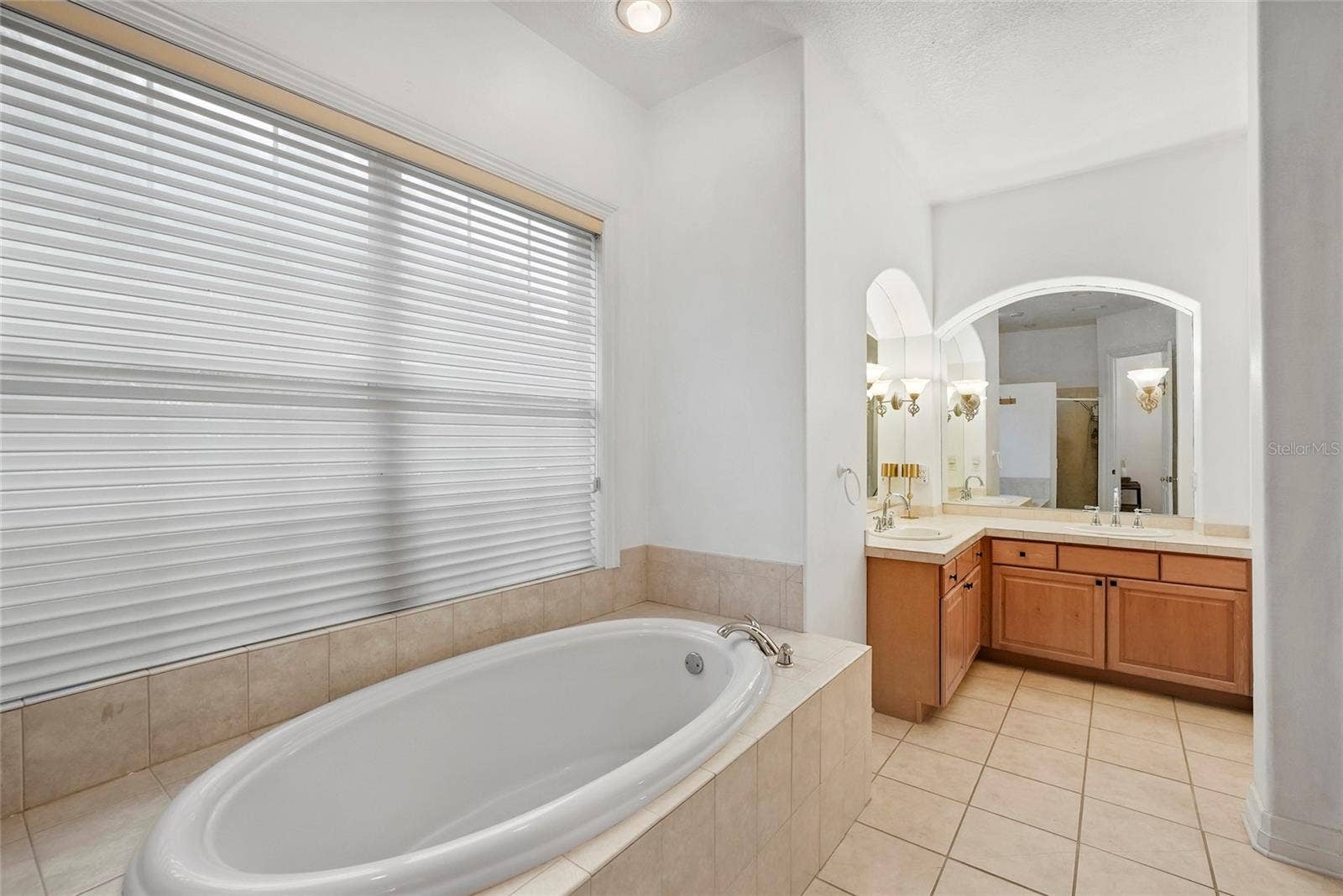 18823 WIMBLEDON CIRCLE, Lutz, FL 33558