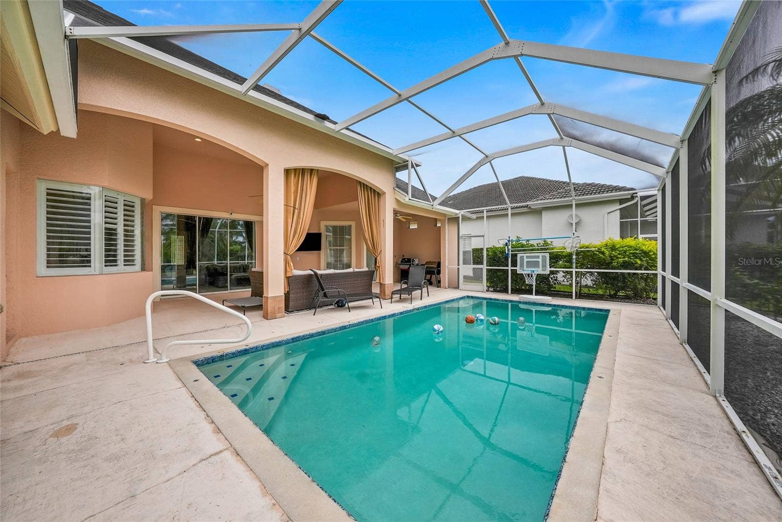 18823 WIMBLEDON CIRCLE, Lutz, FL 33558