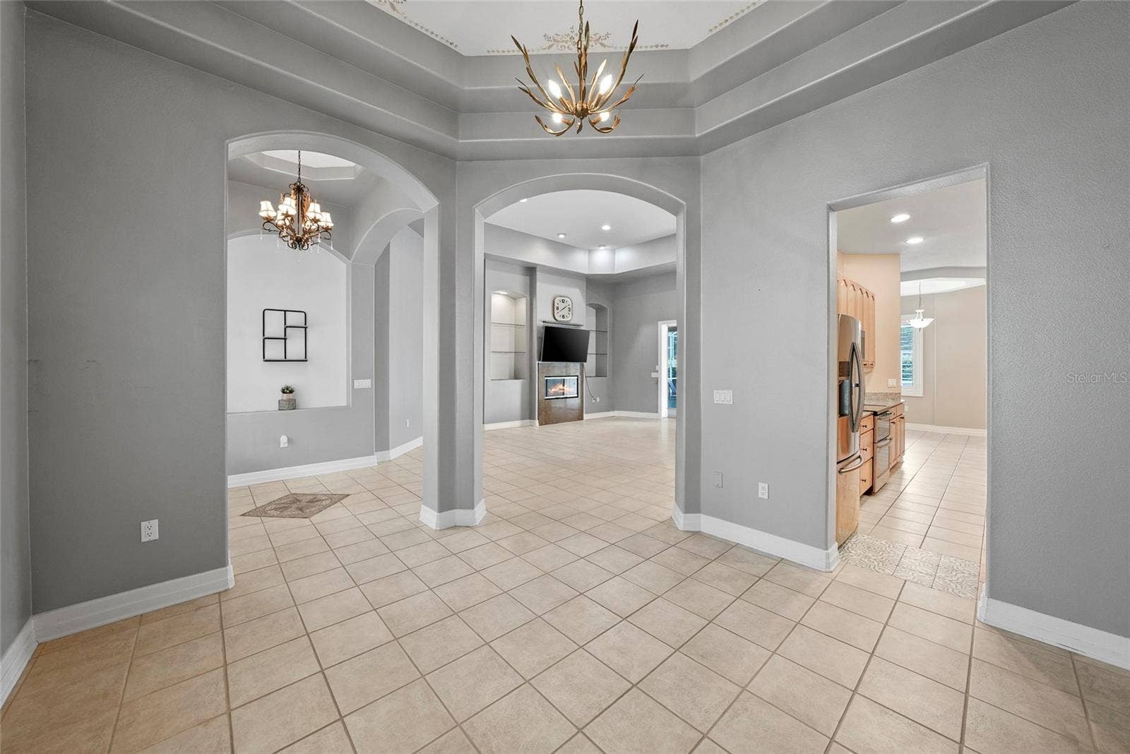 18823 WIMBLEDON CIRCLE, Lutz, FL 33558