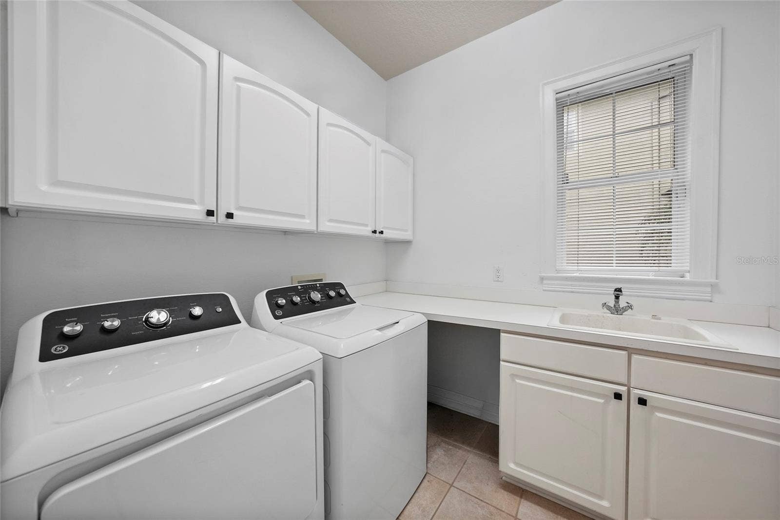 18823 WIMBLEDON CIRCLE, Lutz, FL 33558