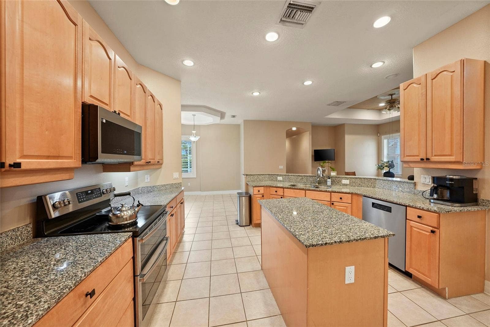 18823 WIMBLEDON CIRCLE, Lutz, FL 33558