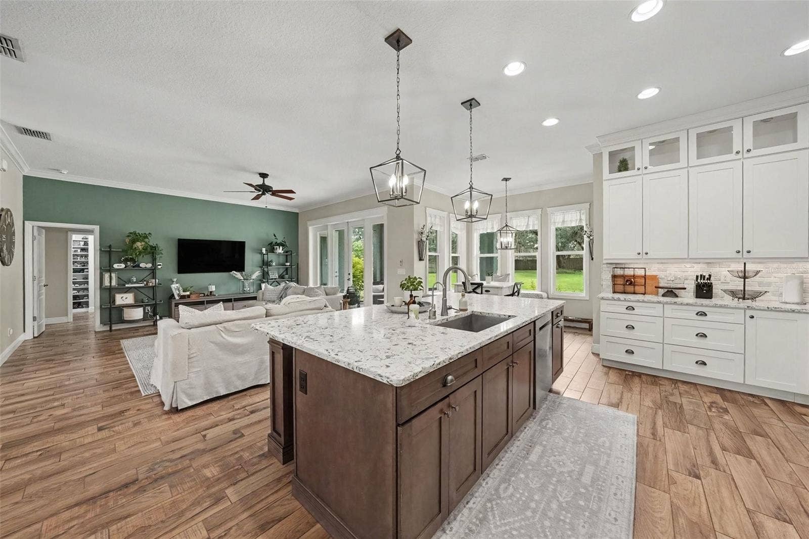 6207 STORCK ACRES LANE, Plant City, FL 33565 6207 STORCK ACRES LANE, Plant City, FL 33565
