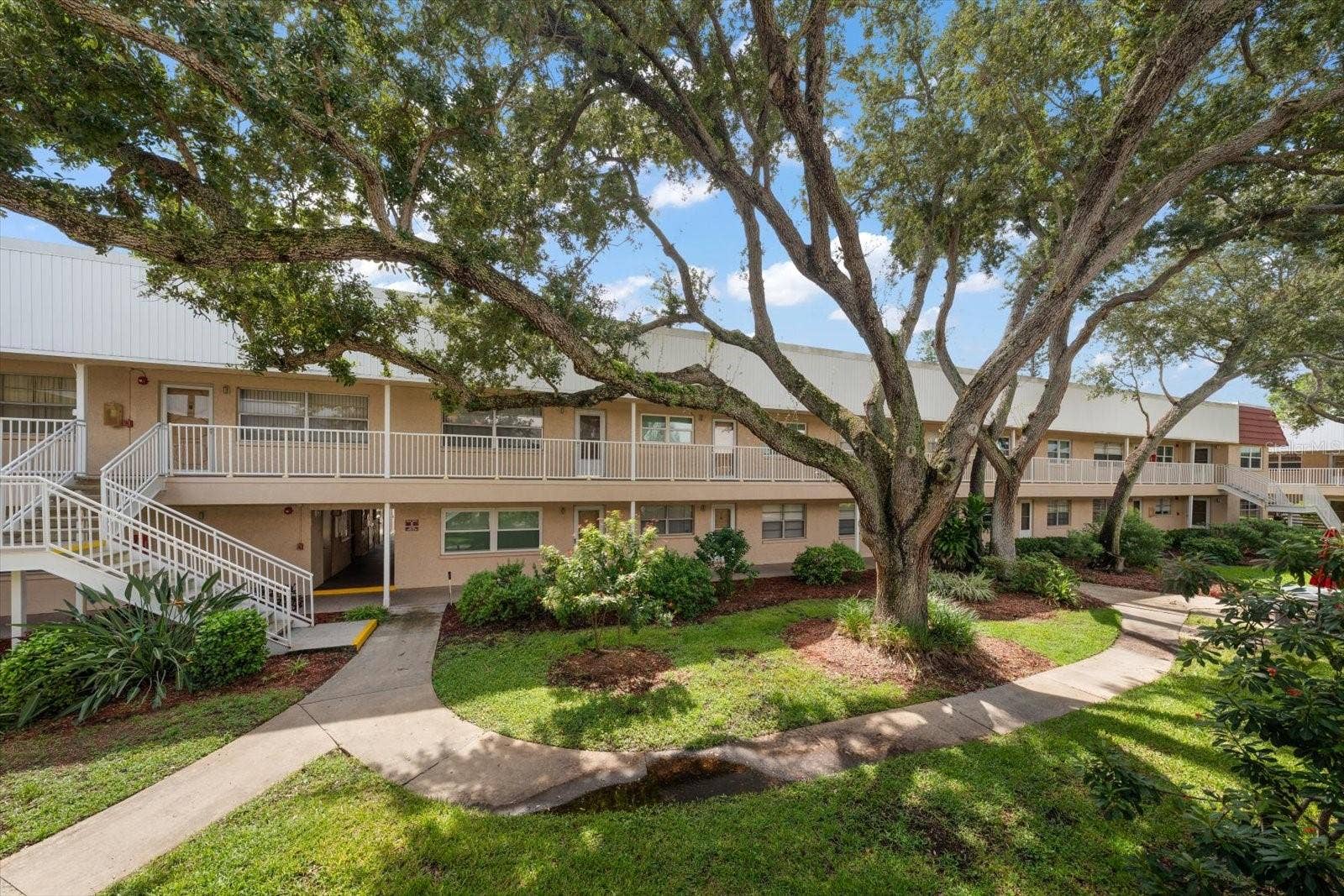 10037 62ND TERRACE N, #18, St Petersburg, FL 33708