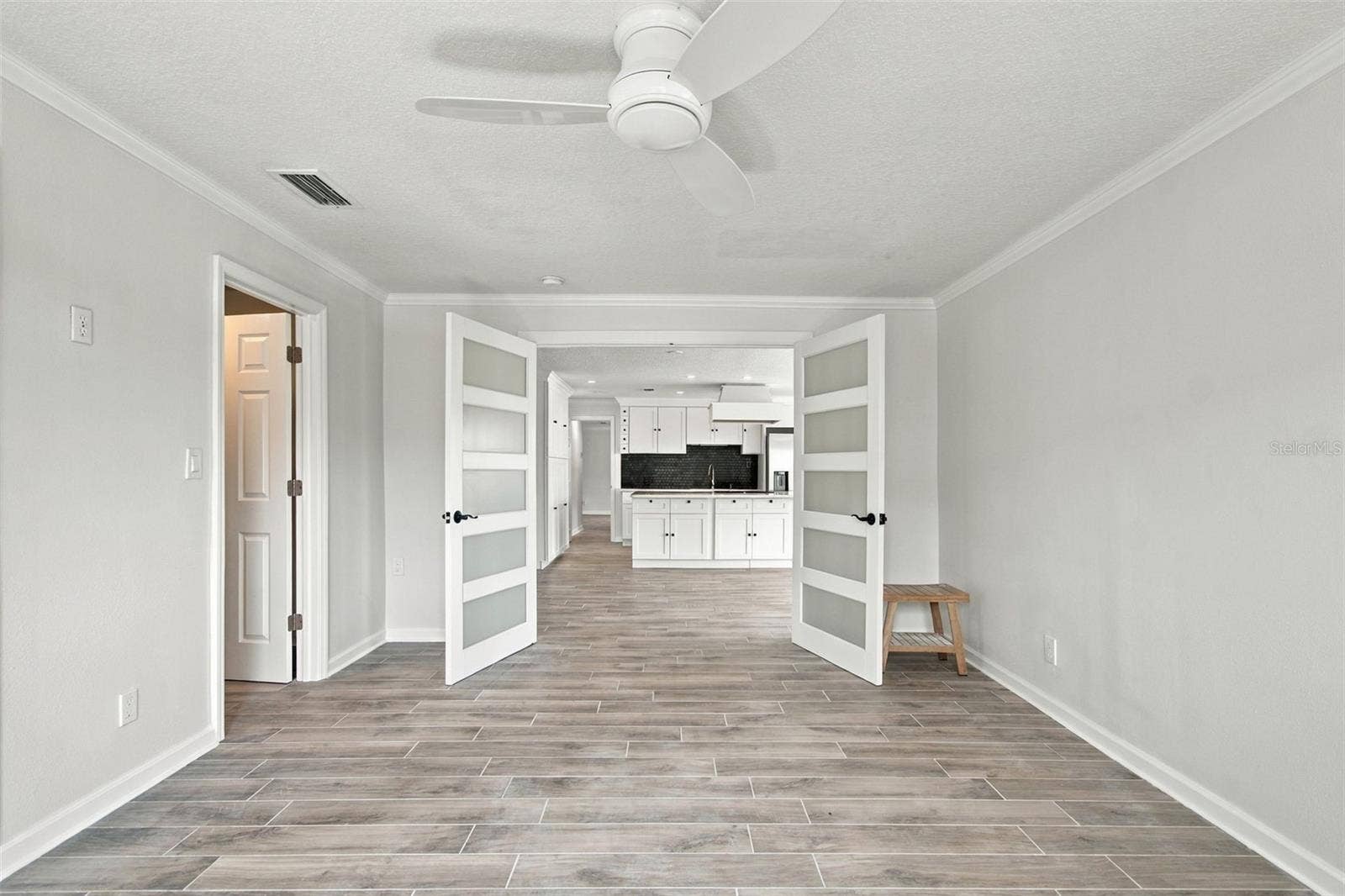 2078 NE MONTANA AVENUE NE, St Petersburg, FL 33703