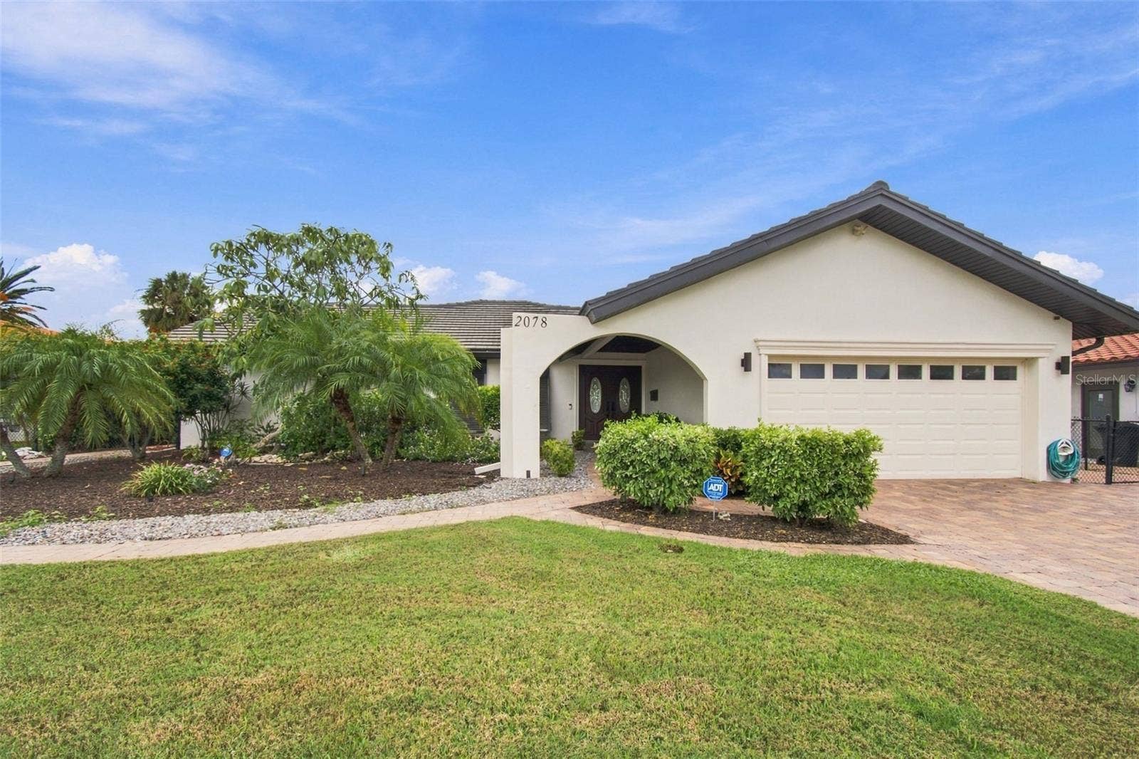 2078 NE MONTANA AVENUE NE, St Petersburg, FL 33703