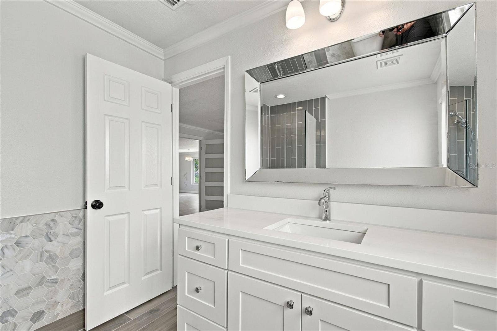 2078 NE MONTANA AVENUE NE, St Petersburg, FL 33703