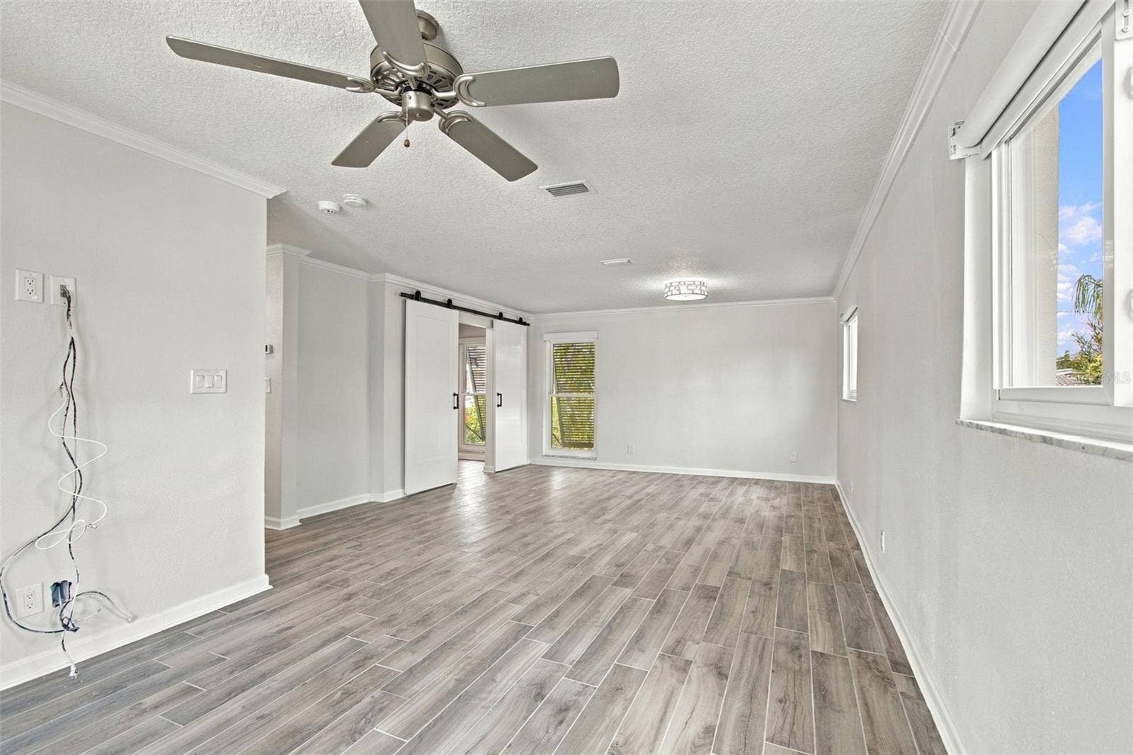 2078 NE MONTANA AVENUE NE, St Petersburg, FL 33703
