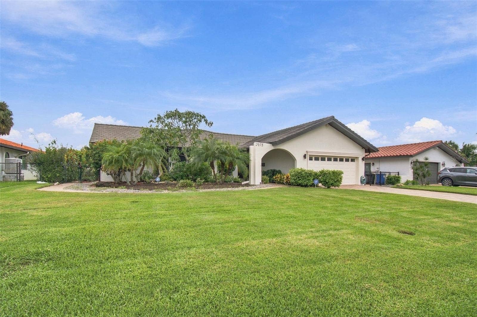 2078 NE MONTANA AVENUE NE, St Petersburg, FL 33703