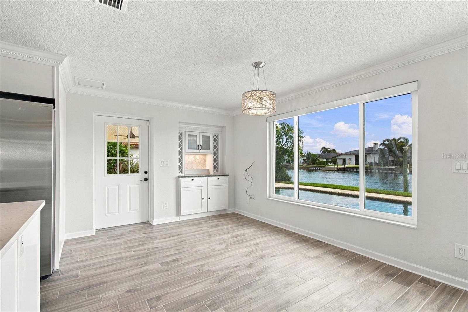 2078 NE MONTANA AVENUE NE, St Petersburg, FL 33703