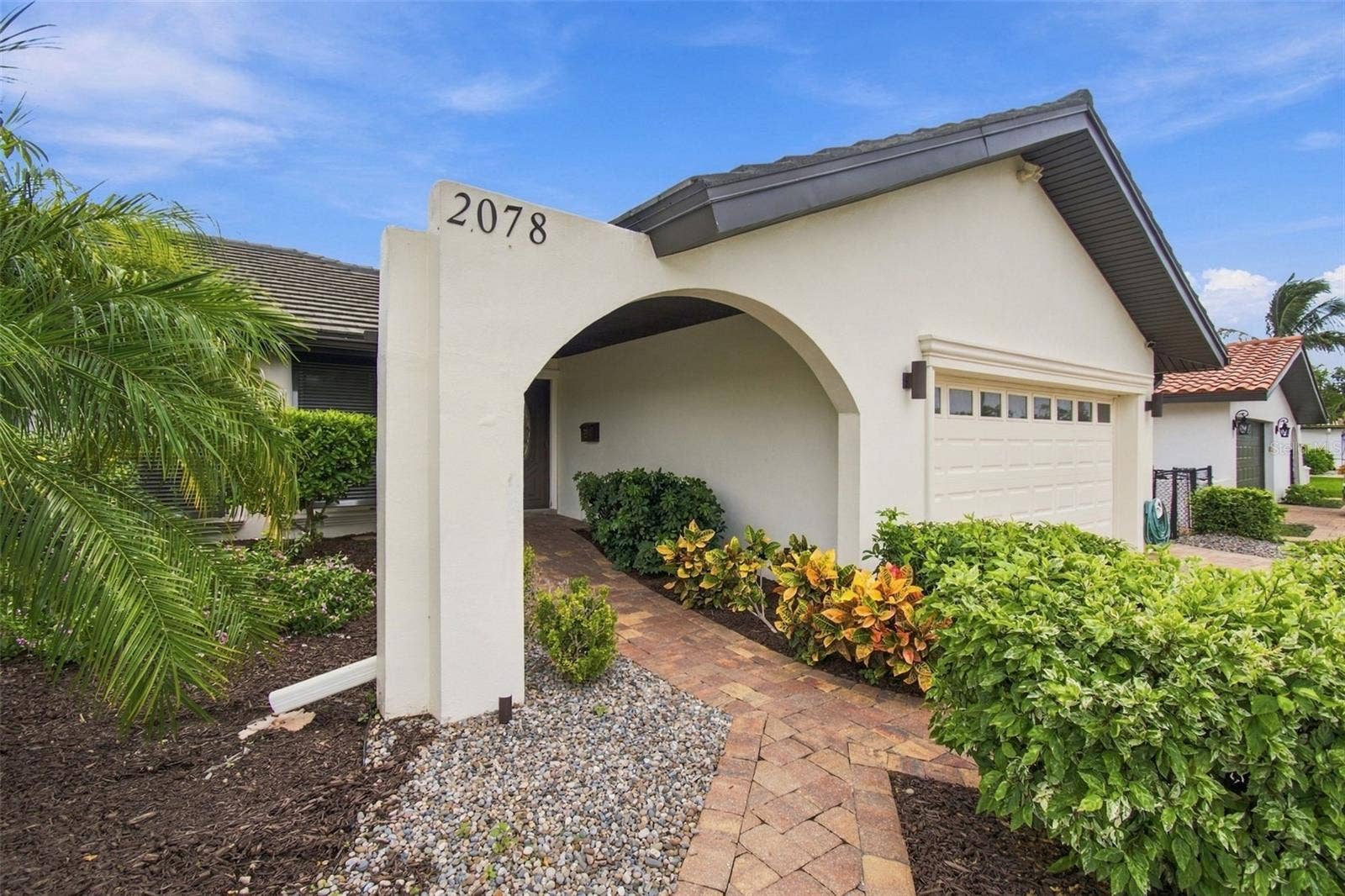 2078 NE MONTANA AVENUE NE, St Petersburg, FL 33703