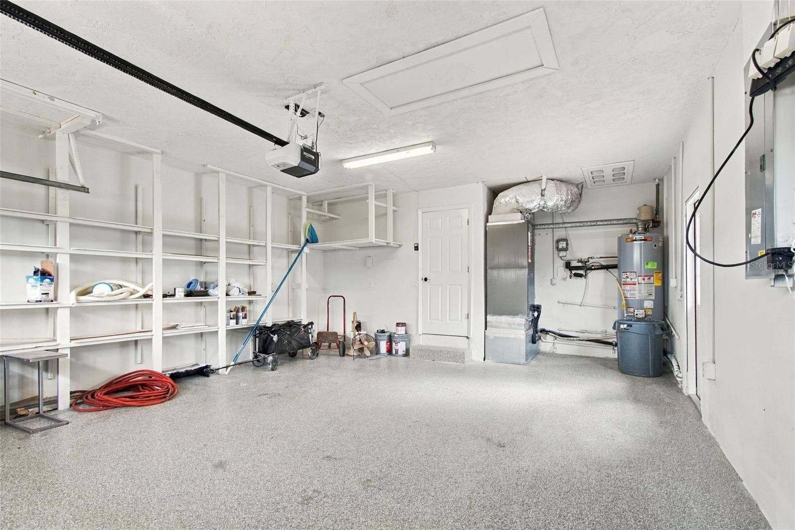 2078 NE MONTANA AVENUE NE, St Petersburg, FL 33703