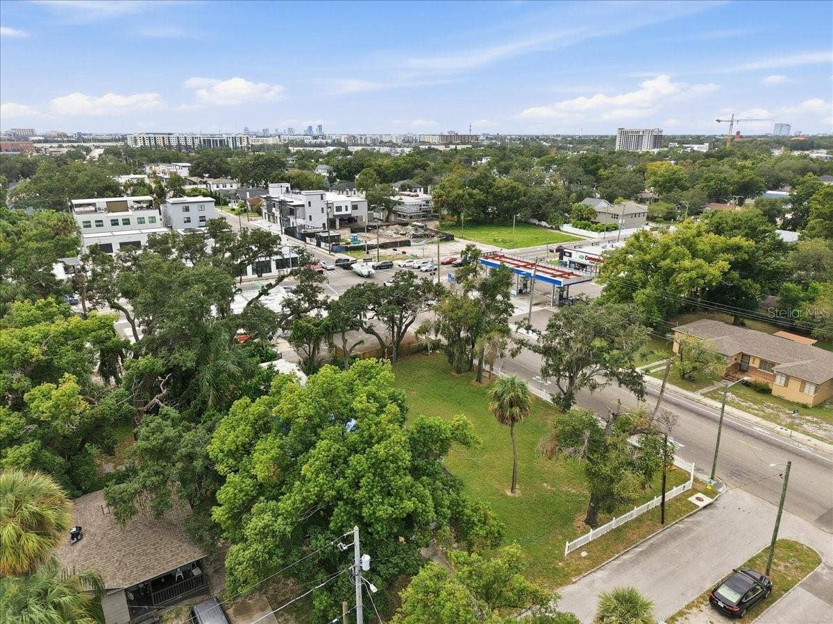 606 and 608 W EUCLID, Tampa, FL 33602 Near the North Blvd and Columbus new mixed use shops coming in early 2027.