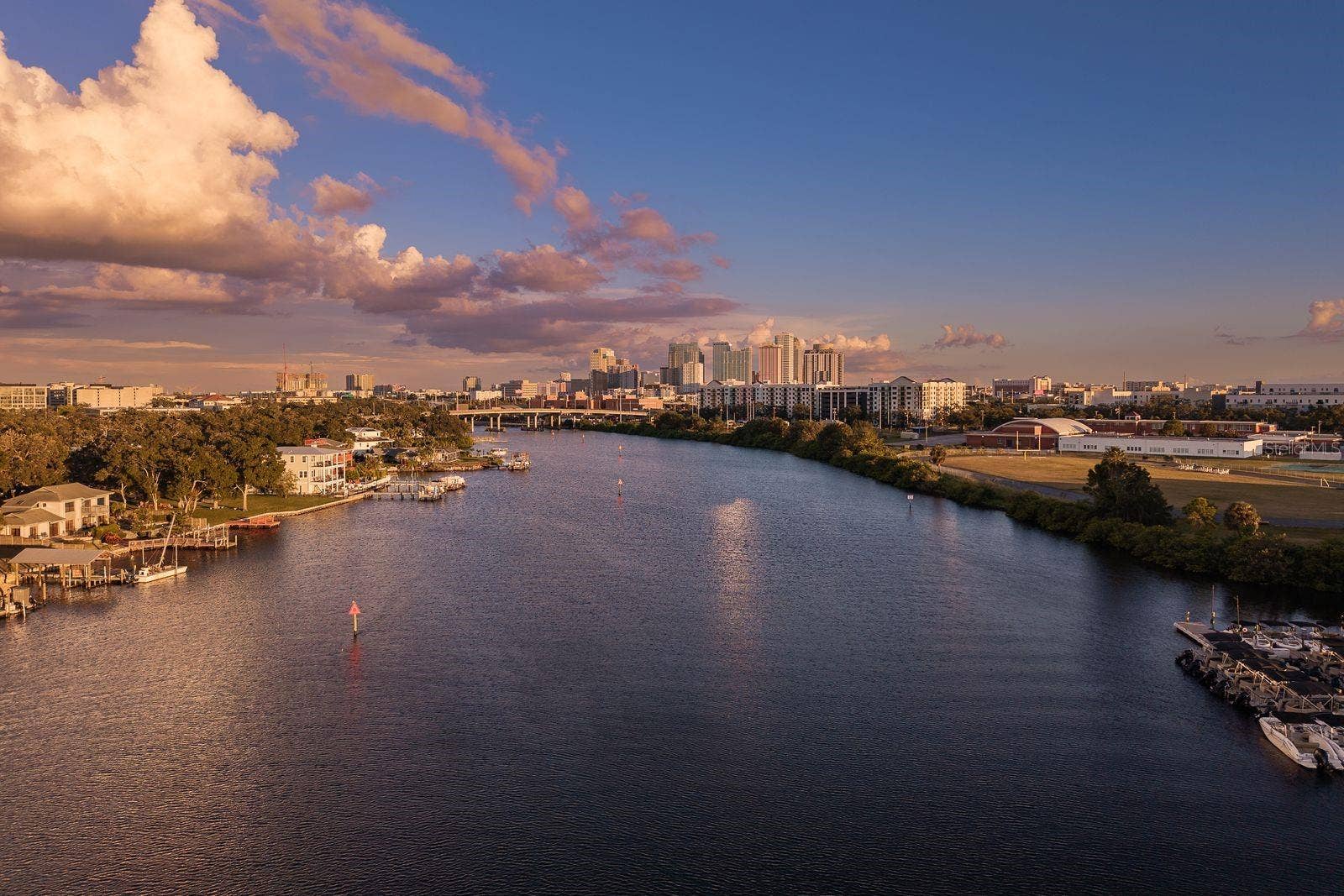 606 and 608 W EUCLID, Tampa, FL 33602 Rent a boat on the Hillsborough
