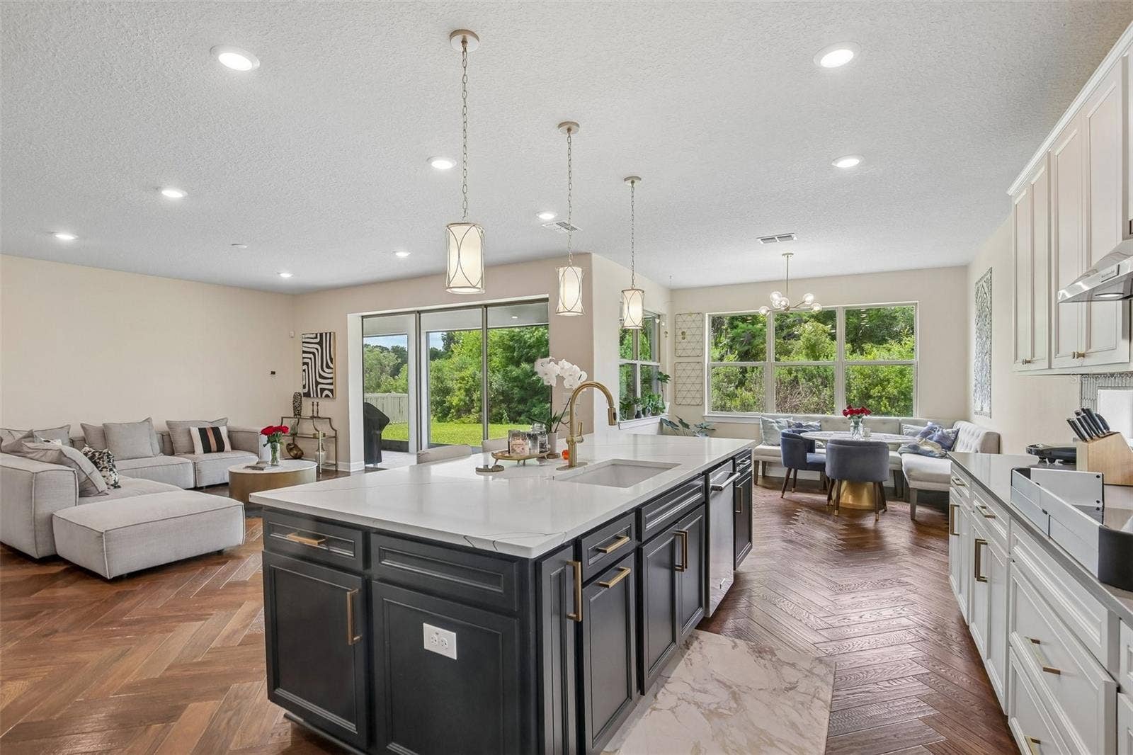 11054 SUNDRIFT DRIVE, Tampa, FL 33647 11054 SUNDRIFT DRIVE, Tampa, FL 33647